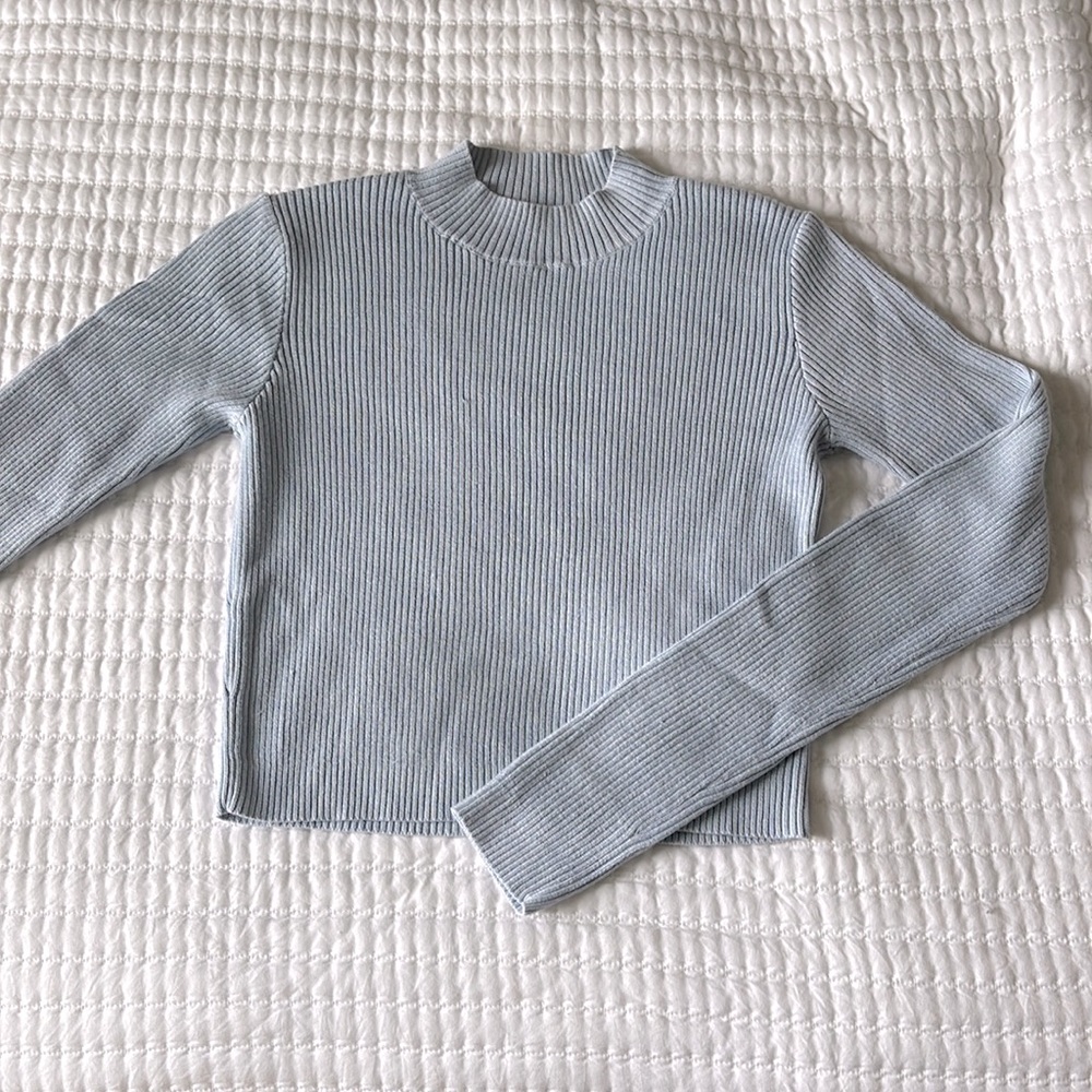 Brandy Melville Mock-neck cropped sweater